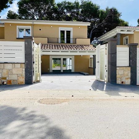 Apartamento Nuova Residenza Dei 7 Pini A Pochi Passi Dal Mare Porto Pino Exterior foto