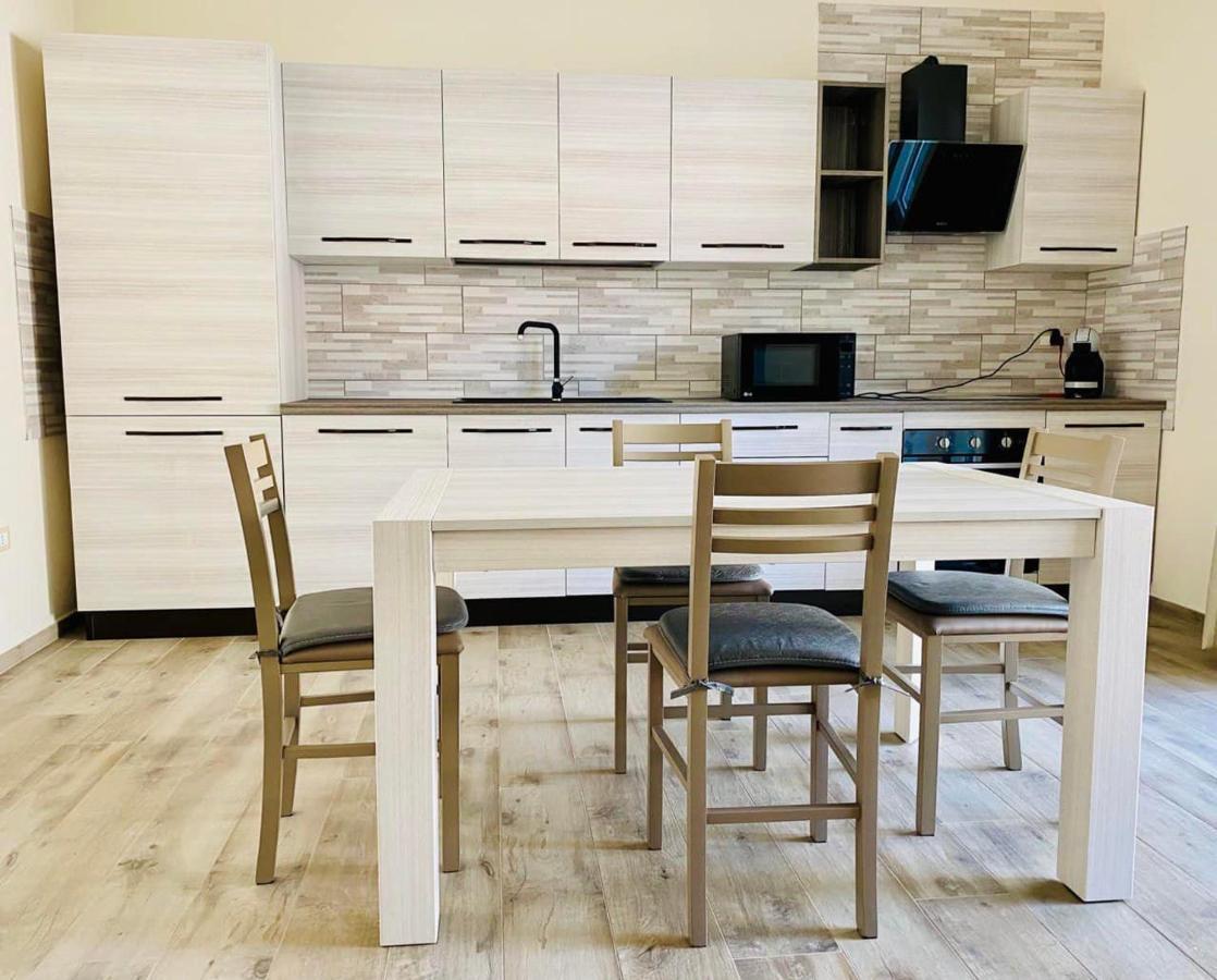 Apartamento Nuova Residenza Dei 7 Pini A Pochi Passi Dal Mare Porto Pino Exterior foto