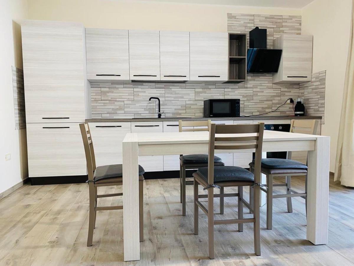 Apartamento Nuova Residenza Dei 7 Pini A Pochi Passi Dal Mare Porto Pino Exterior foto