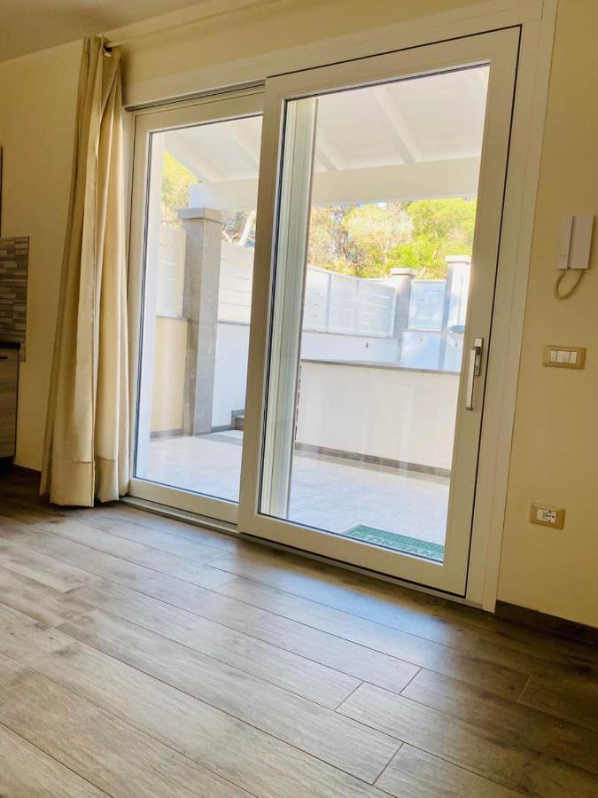 Apartamento Nuova Residenza Dei 7 Pini A Pochi Passi Dal Mare Porto Pino Exterior foto