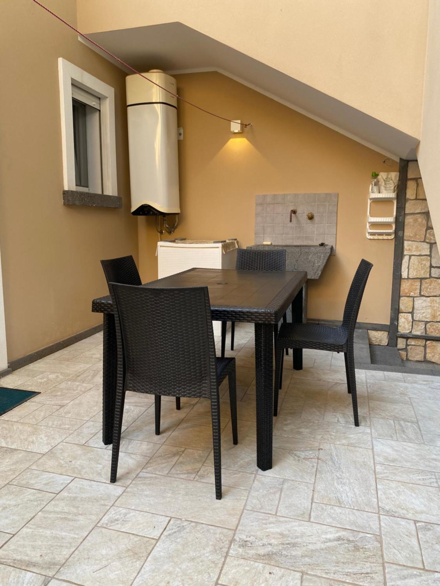 Apartamento Nuova Residenza Dei 7 Pini A Pochi Passi Dal Mare Porto Pino Exterior foto