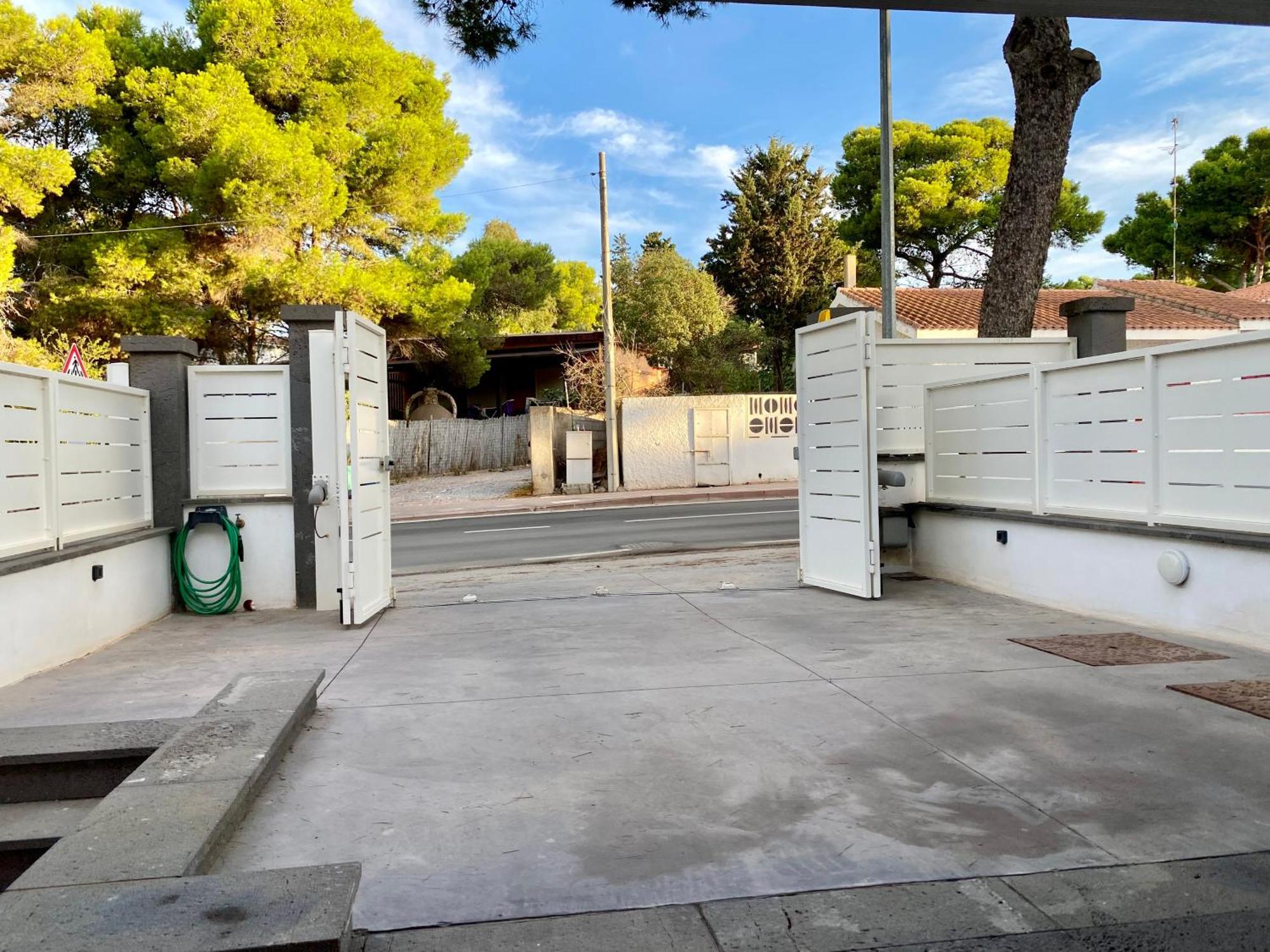 Apartamento Nuova Residenza Dei 7 Pini A Pochi Passi Dal Mare Porto Pino Exterior foto